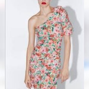 Zara Floral One-Shoulder mini Dress With Ruching  Size XS fully lined like new